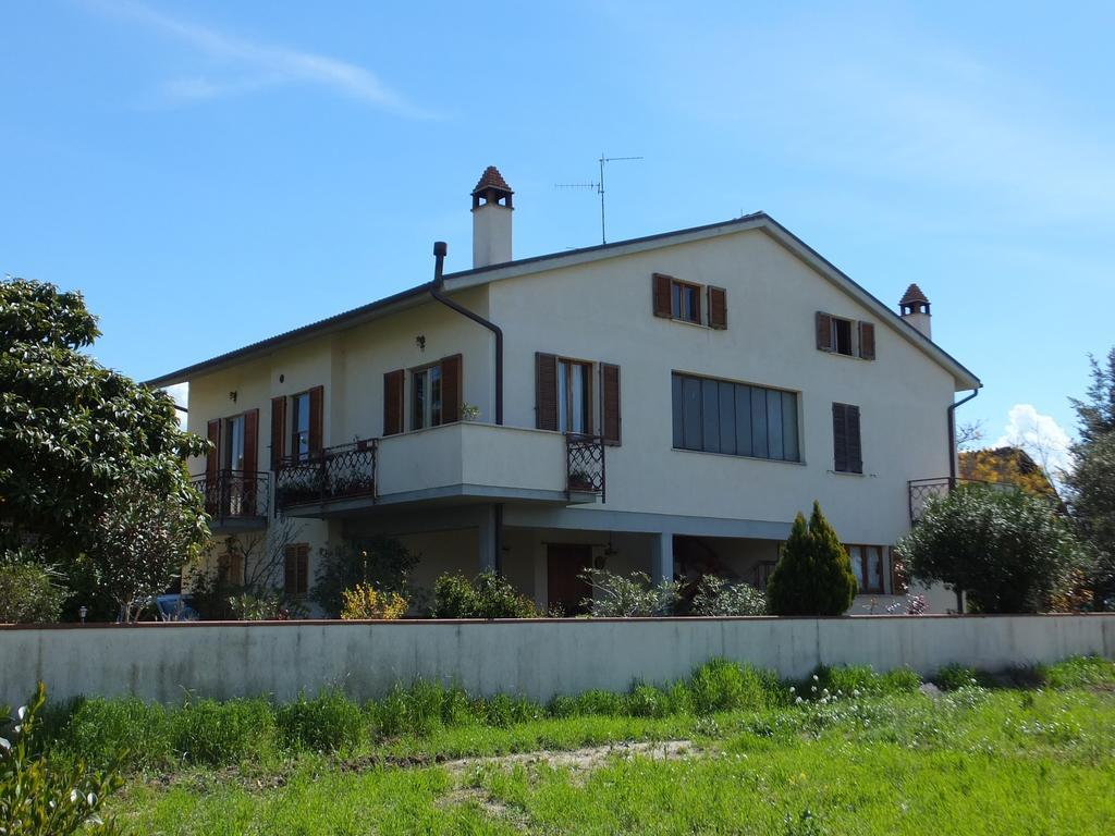 Cascina Antonini Guest House Foligno Exterior photo